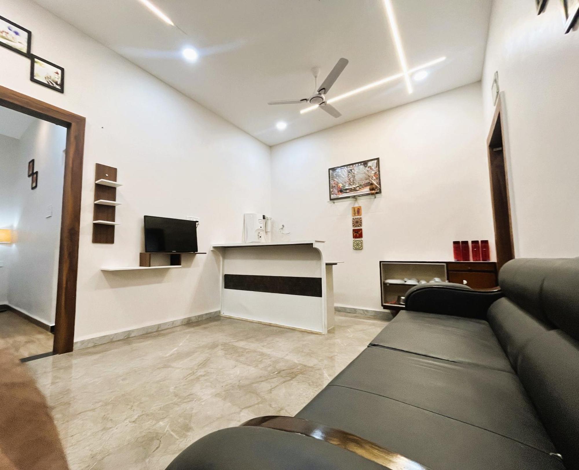 Shree Stay Inn Luxe' Holiday Home Ujjain Exterior foto