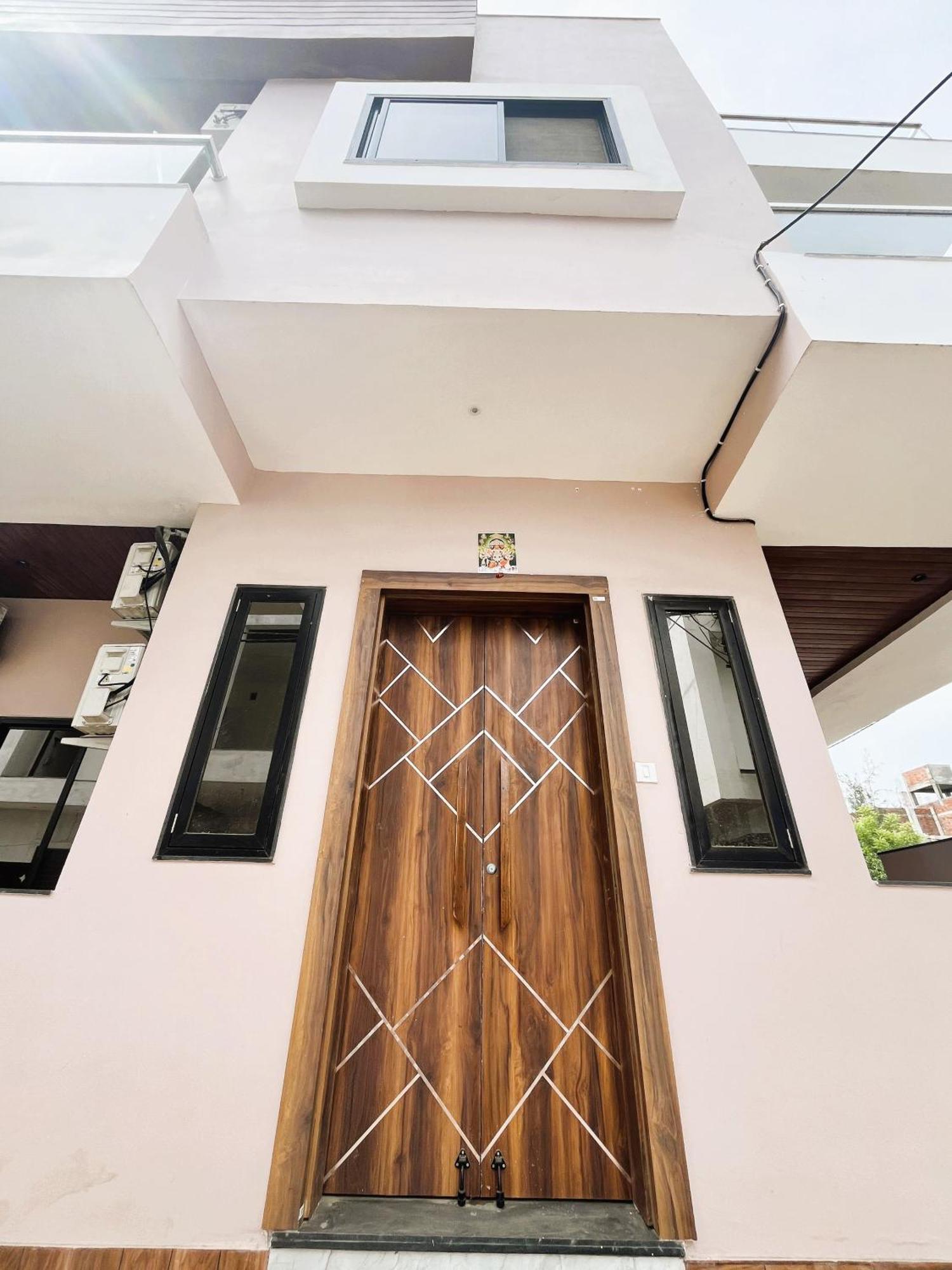 Shree Stay Inn Luxe' Holiday Home Ujjain Exterior foto